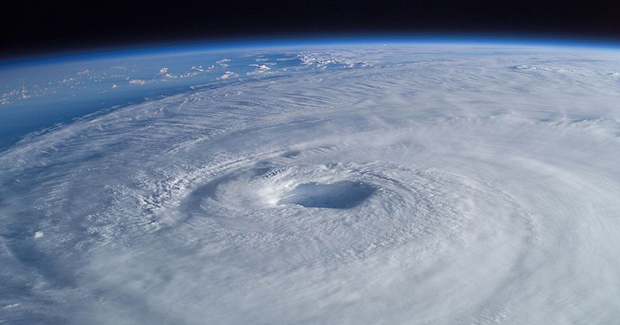 Hurricane_Isabel_from_ISS.jpg