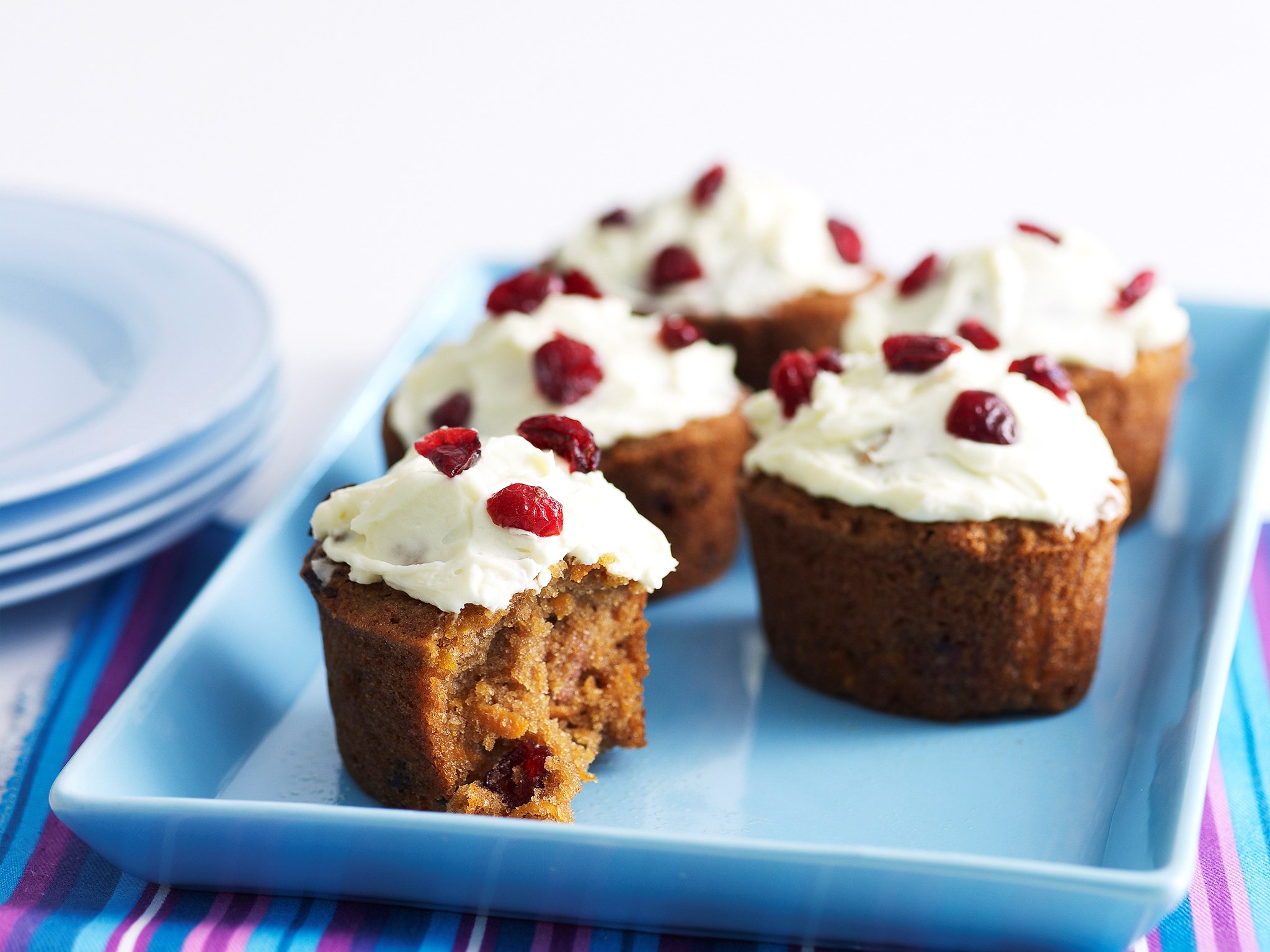 Mini carrot and cranberry cakes recipe | Food To Love