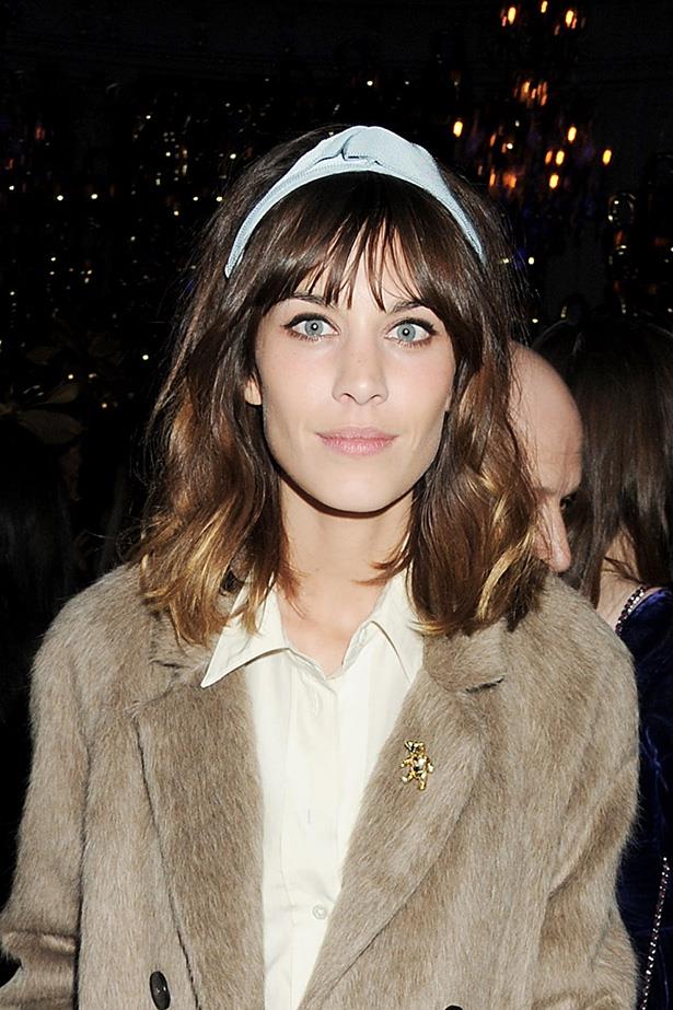 At the Mulberry AW12 dinner, Alexa was the epitome of ‘60s chic with a baby blue knotted headband and mainstay liquid liner.