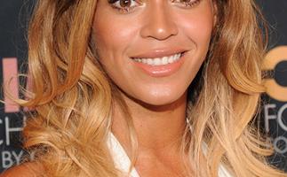 Beyonce with side part