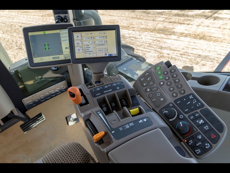 John-Deere-9410R-tractor_controls.jpg
