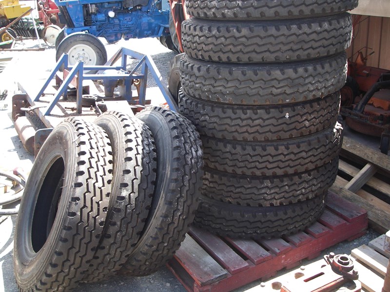 other truck tyres 13972 001