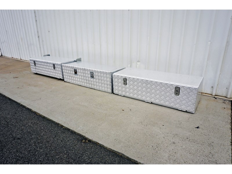 aluminium chequerplate lockable toolboxes 350236 001