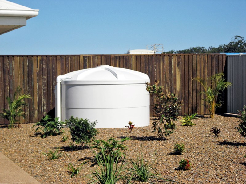 rain again tanks - rain water tank - 5000ltr (1100gal) poly rain water tank and pump combo 325040 001