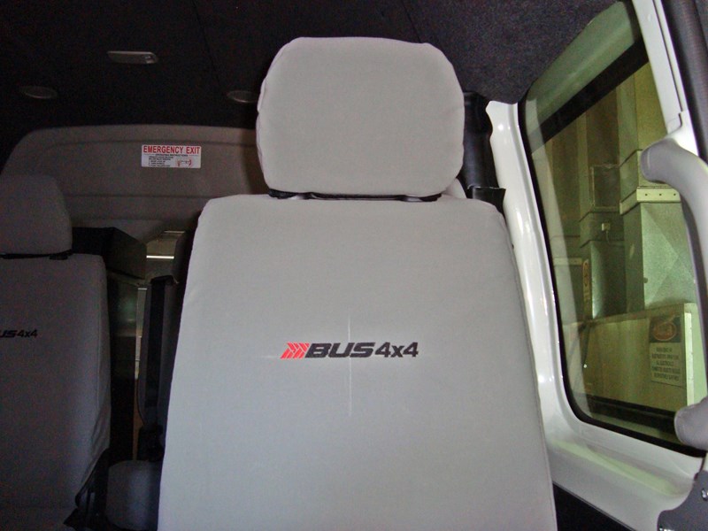 unknown bus 4x4 seat covers 496350 001