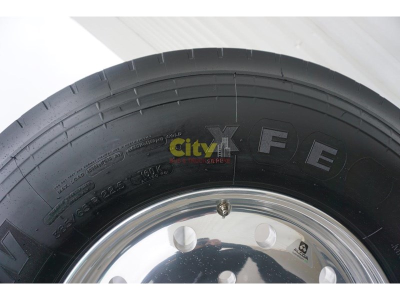 michelin xfe super single tyre on alcoa durabright alloy rim 575500 009