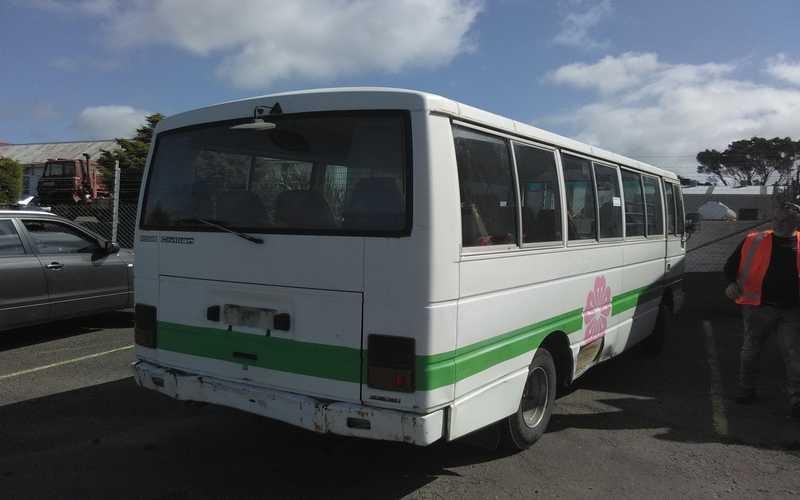 nissan civilian bus 668170 003