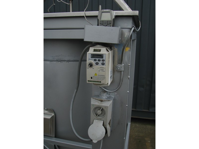 insulated heated tank with agitator mixer 180l 840076 002