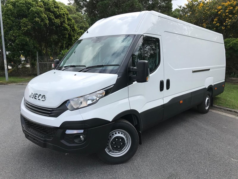 iveco daily 35s17 795407 002