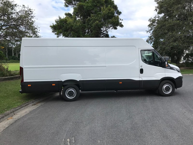 iveco daily 35s17 795407 019