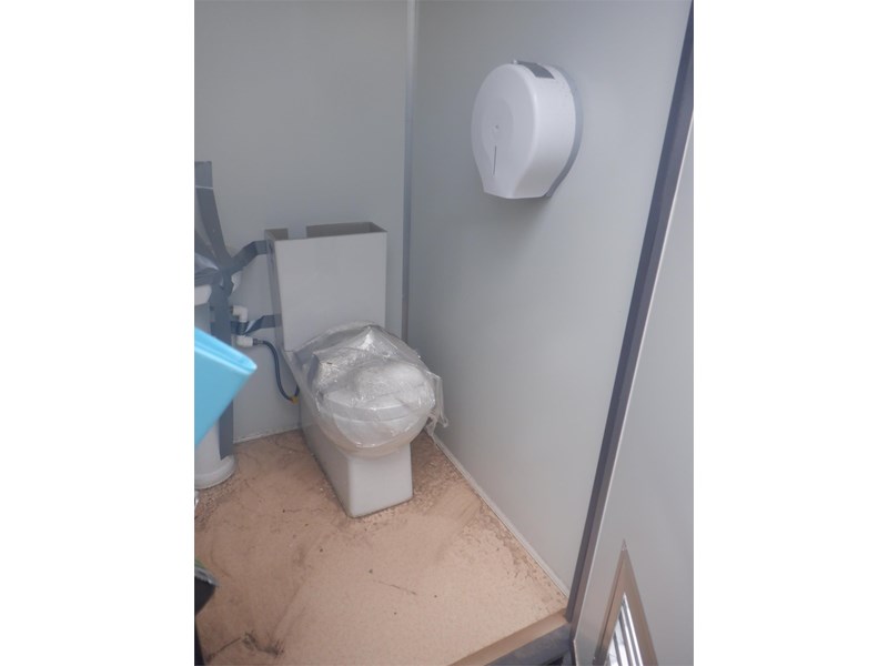 custom built single toilet 848153 005