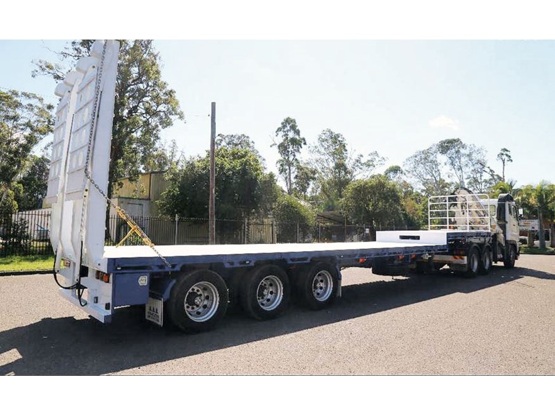 aaa 45' extendable drop deck with ramps and airbag suspension 568108 001