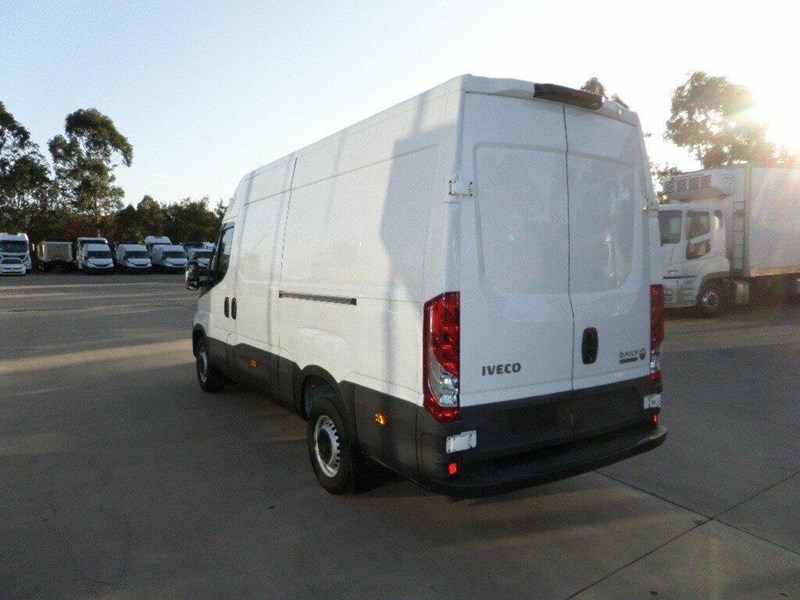 iveco daily 856807 005
