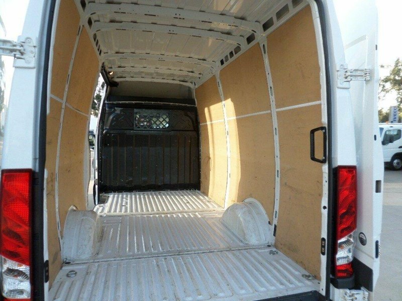 iveco daily 856807 007