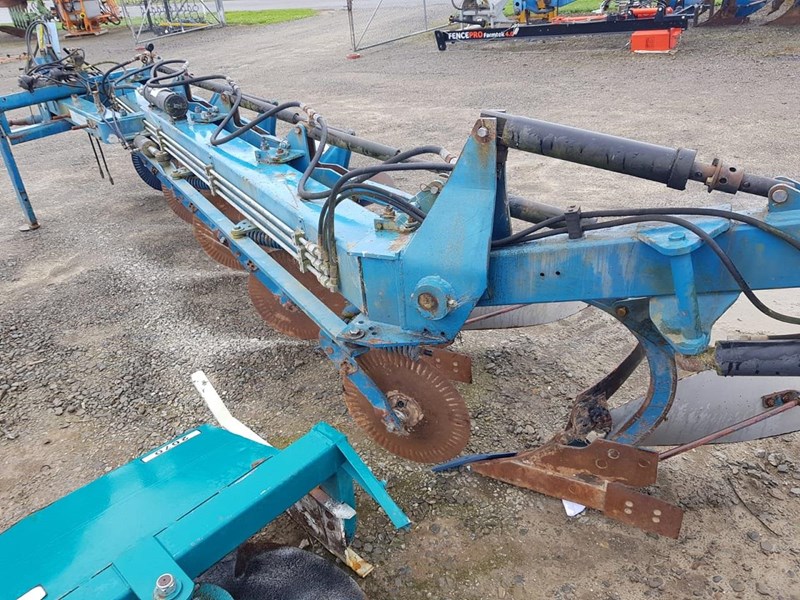 overum dt l5108h semi-mounted 5 furrow plough 861721 002
