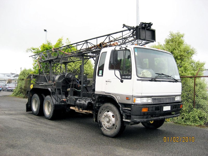 truck mounted hino fm 3mlkm 89807 001