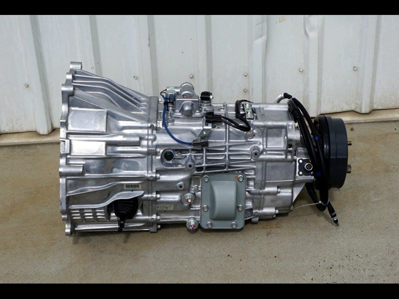 mitsubishi rosa 6 speed manual gearbox 333180 001