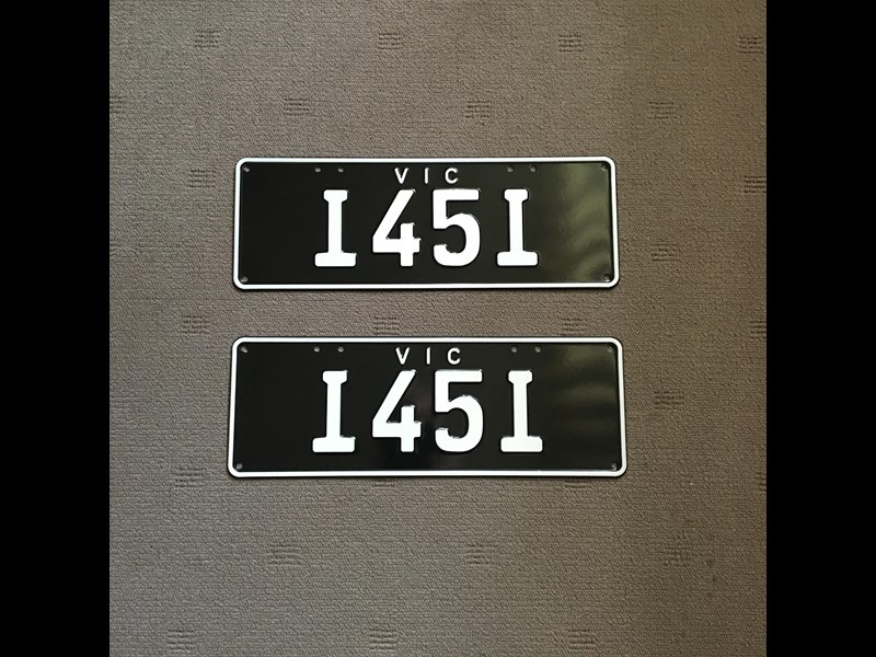 number plates personalised 377502 001