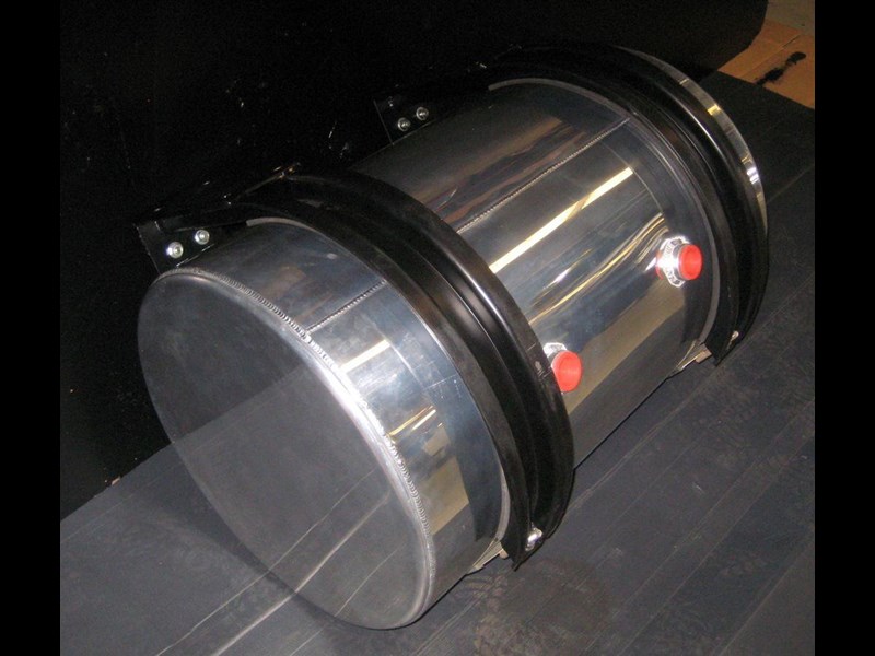 hydraulic oil tanks - polished alloy 18292 017