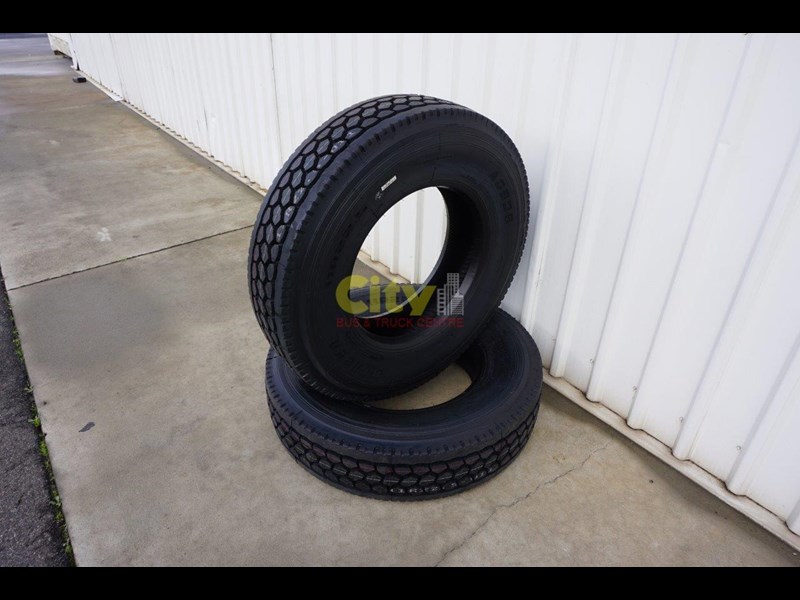 o'green 11r 22.5 closed shoulder 21mm deep tread drive tyre 499323 009