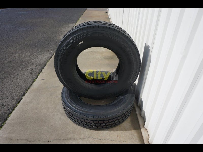 o'green 11r 22.5 closed shoulder 21mm deep tread drive tyre 499323 011