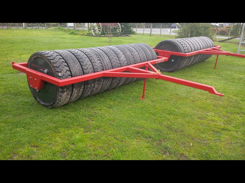 scimitar 3m rubber tyred roller 27890 003