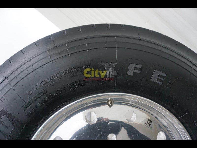 michelin xfe super single tyre on alcoa durabright alloy rim 575500 017