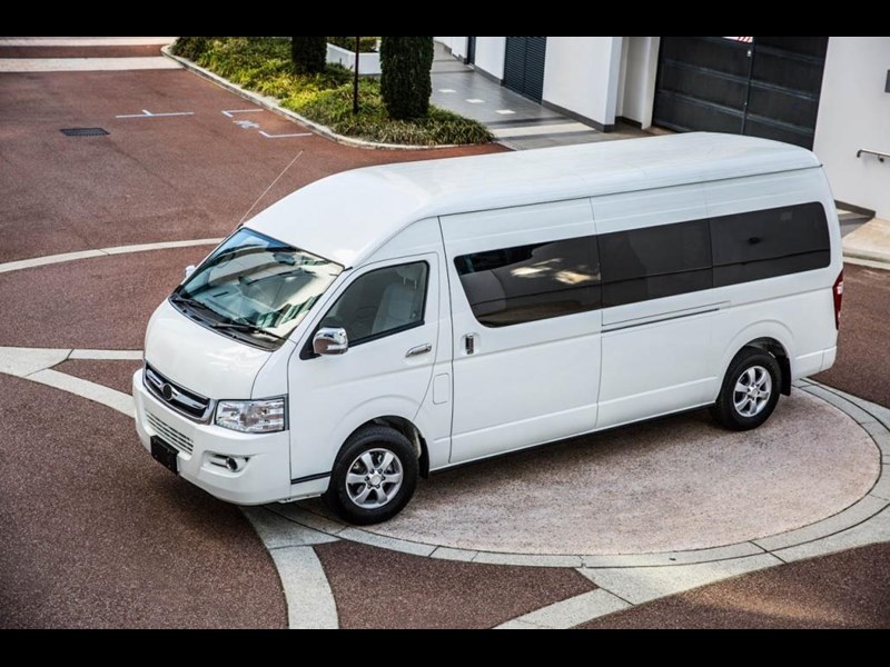 joylong ea6 12-14 seater full electric minibus 785503 021