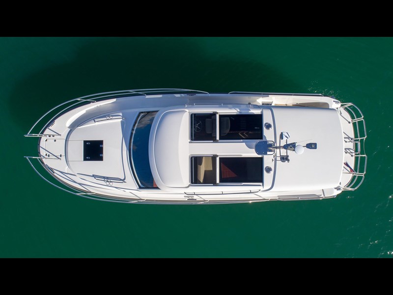 nimbus 305 coupe - boat share 796701 009