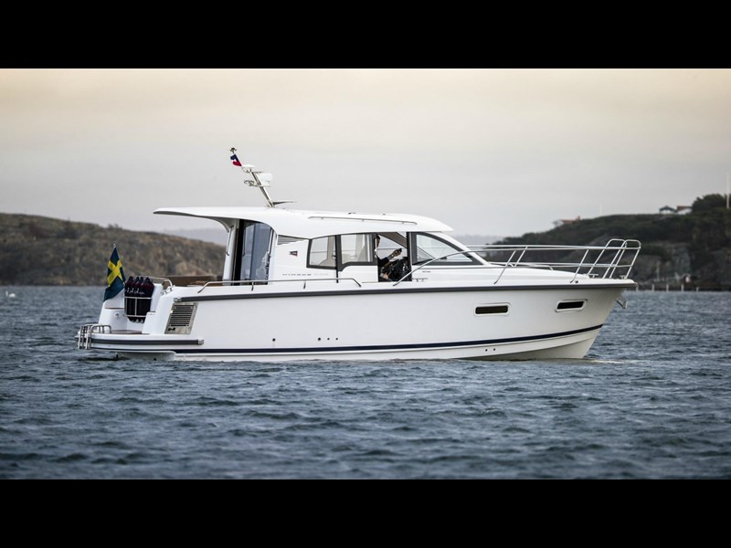 nimbus 305 coupe - boat share 796701 017