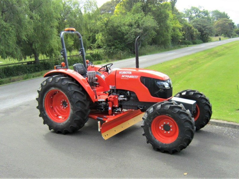 kubota m7040 (neilo tractor grader) 808071 003