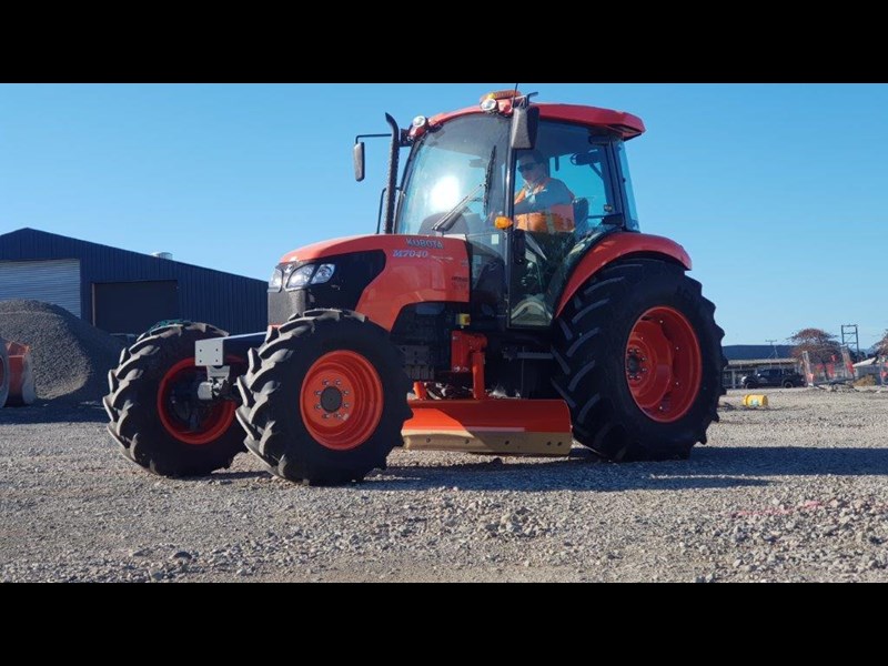 kubota m7040 (neilo tractor grader) 808071 007