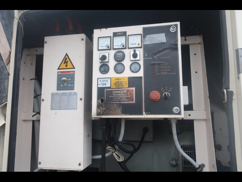 fg wilson p220e trailer mounted generator 819566 019