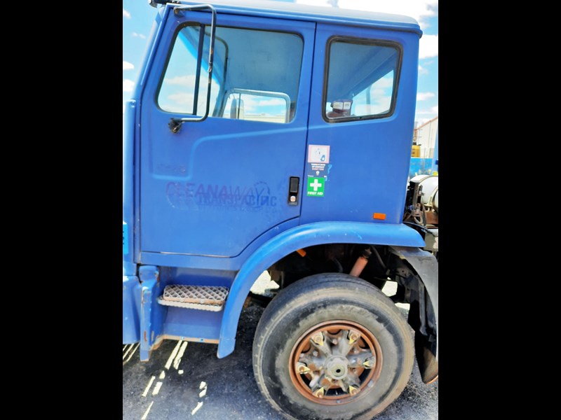 iveco 2350g 825795 005