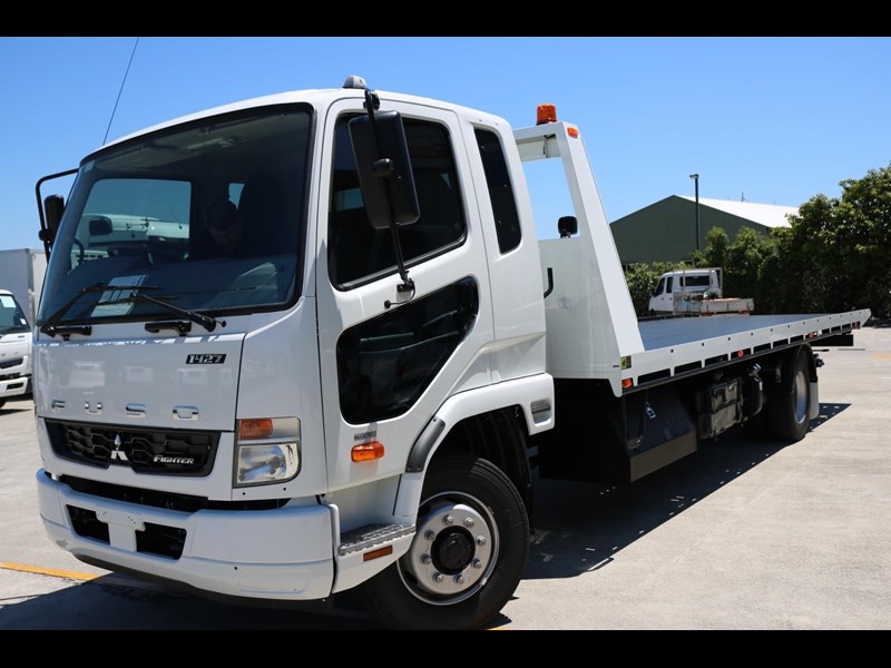 fuso fighter 838489 075