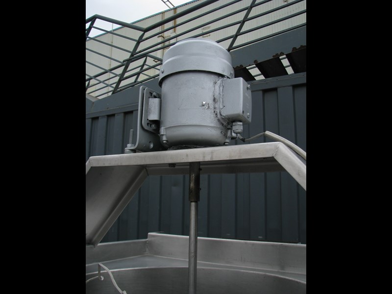 insulated heated tank with agitator mixer 180l 840076 009