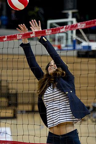 Kate looked like an expert athlete when she tried her hand at volleyball in October.