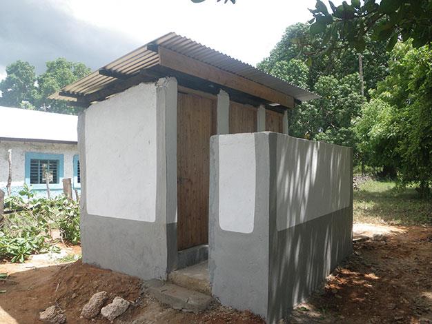 The completed girls’ toilet block, commissioned by Goods for Girls and paid for with Susanna’s scholarship winnings. Students at Muhaka Secondary School are now able to stay at school all day, without having to travel home and miss class to use the bathroom.
