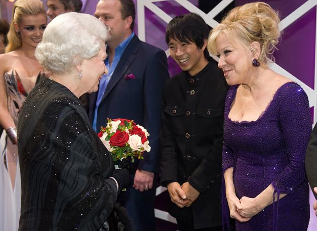 The Queen with Bette Midler in December 2007.