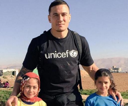 Sonny Bill Williams tweets graphic refugee images