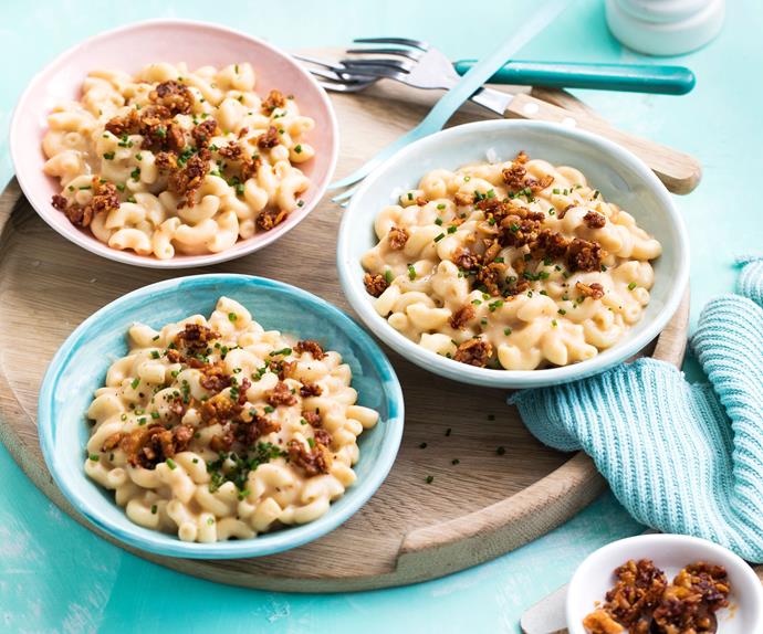 Vegan macaroni and cheese with tempeh bacon bits
