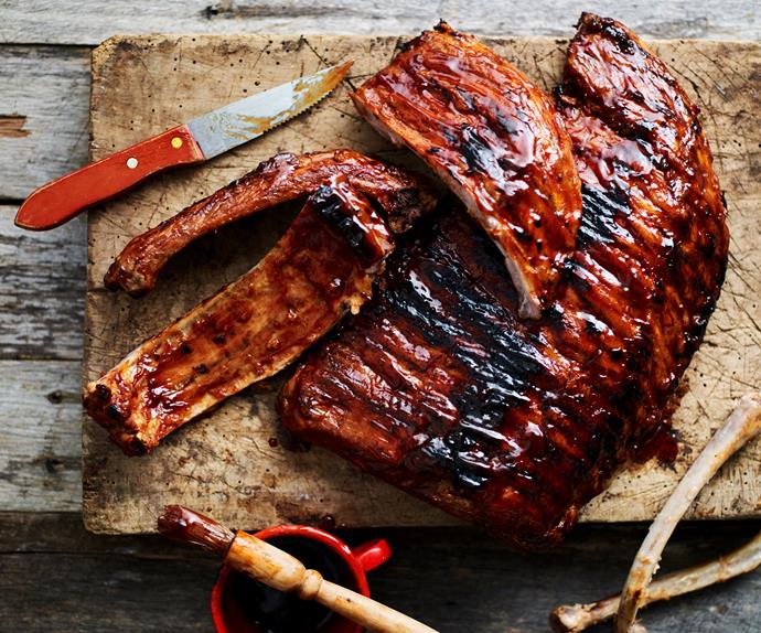 Pork ribs with sticky barbecue sauce