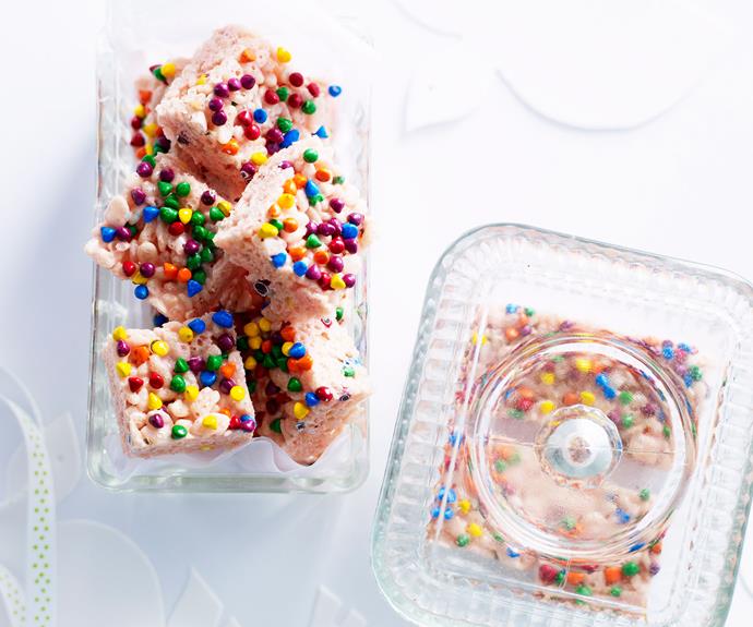 **[Marshmallow rice bubble slice](https://www.womensweeklyfood.com.au/recipes/marshmallow-rice-bubble-slice-3060|target="_blank")**

This 4-ingredient recipe is quick, easy and makes for a fun after-school snack. And it's a great way to get the kids helping in the kitchen.