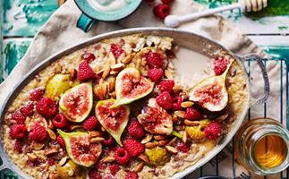 baked porridge recipe with fig and raspberry