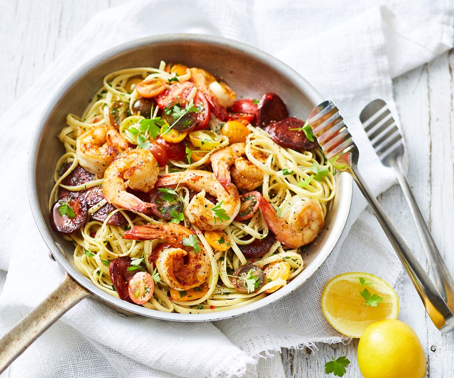 [Linguine with garlic prawns & chorizo](https://www.womensweeklyfood.com.au/recipes/easy-pasta-recipe-31109|target="_blank")