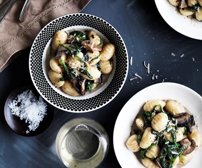 **[Creamy mushroom and spinach gnocchi](https://www.womensweeklyfood.com.au/recipes/creamy-mushroom-and-spinach-gnocchi-17935|target="_blank")**

There's absolutely no hassle involved in this easy Italian recipe. With a creamy sauce, melted cheese and juicy mushrooms this is one gnocchi recipe you'll be saving for later.