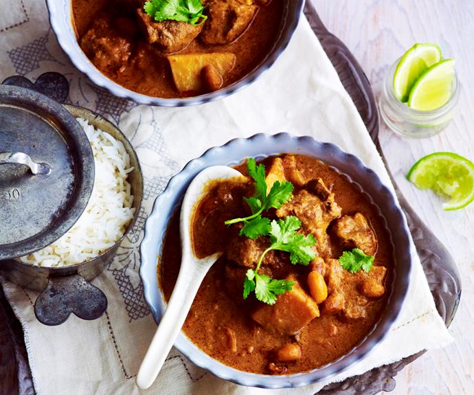 **[Slow-cooker massaman beef curry](https://www.womensweeklyfood.com.au/recipes/slow-cooker-massaman-beef-curry-13870|target="_blank")** 

A slow-cooked, meltingly-tender, rich Thai beef curry topped with crunchy peanuts.