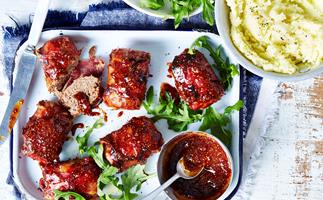 Mini caramelised onion and prosciutto meatloaves