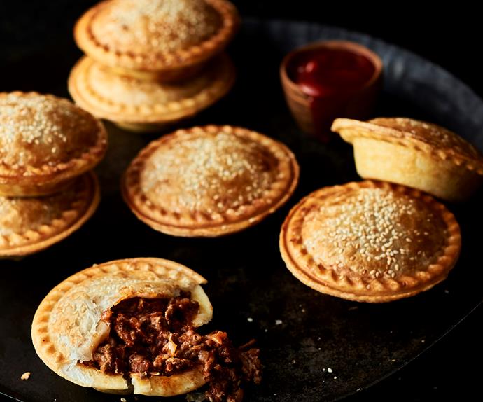 How to make Aussie meat pies in the pie maker