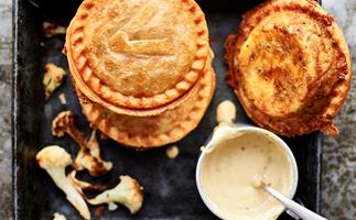 How to make vegan cauliflower cheeze pies in your pie maker
